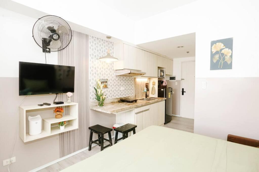 Molly's Place In Sunvida Tower G29-sm Apartment *